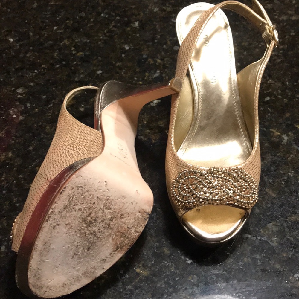 Antonio Melanie Heels